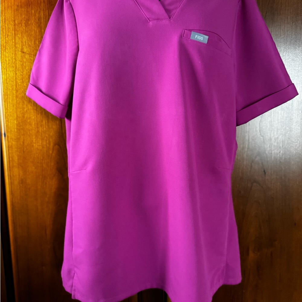 Figs Magenta V-Neck Scrub Top